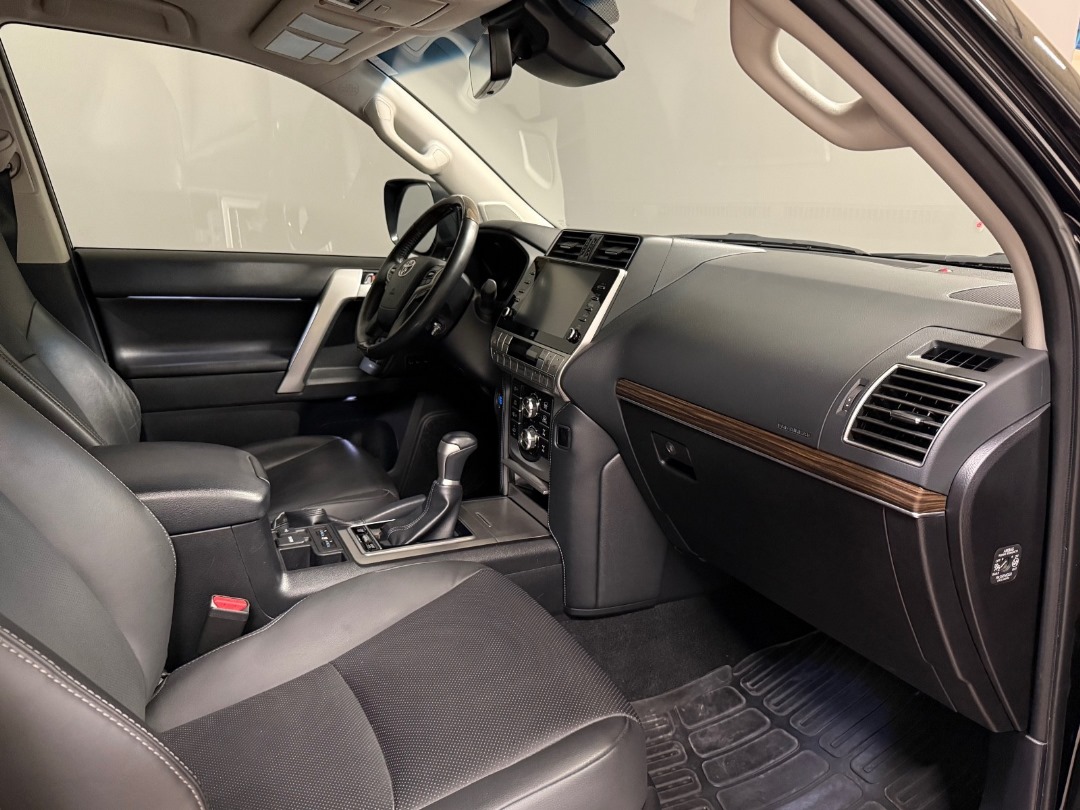 Land Rover Défenseur P400e AWD HSE – Image 10