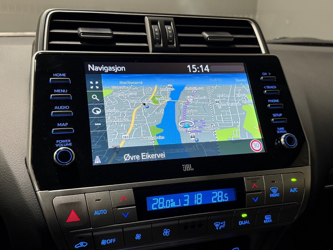 Land Rover Défenseur P400e AWD HSE – Image 17