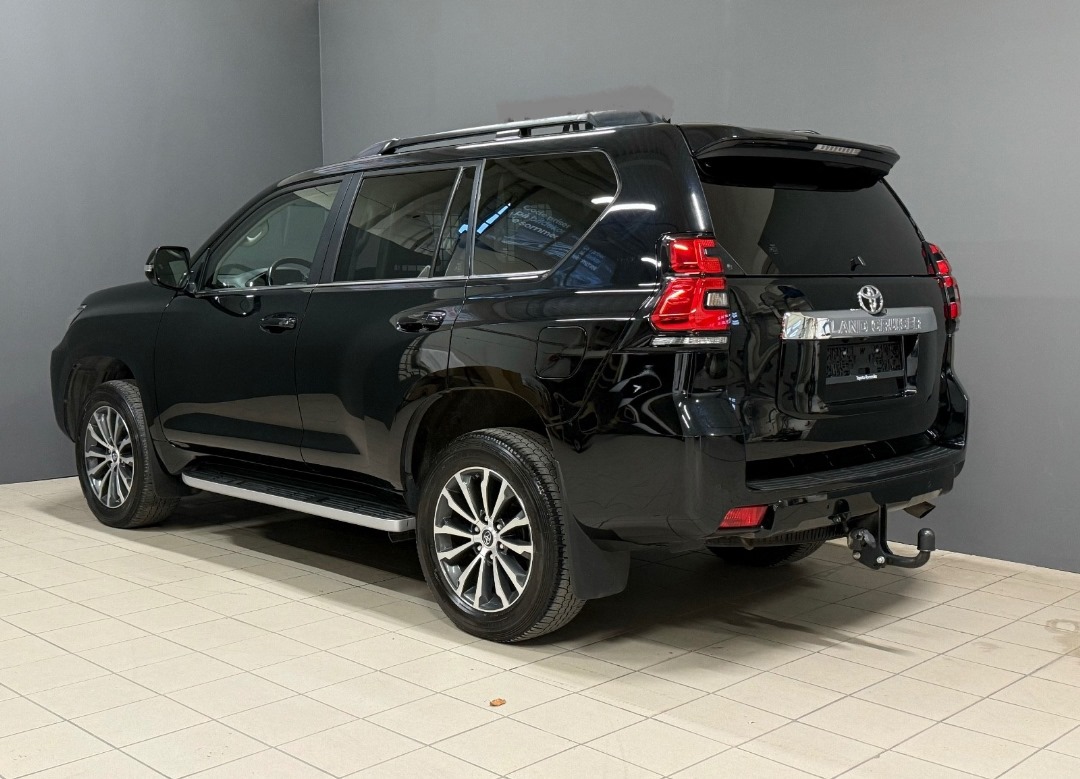 Land Rover Défenseur P400e AWD HSE – Image 19