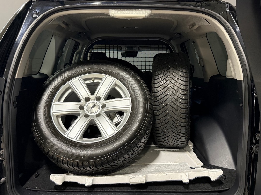 Land Rover Défenseur P400e AWD HSE – Image 22