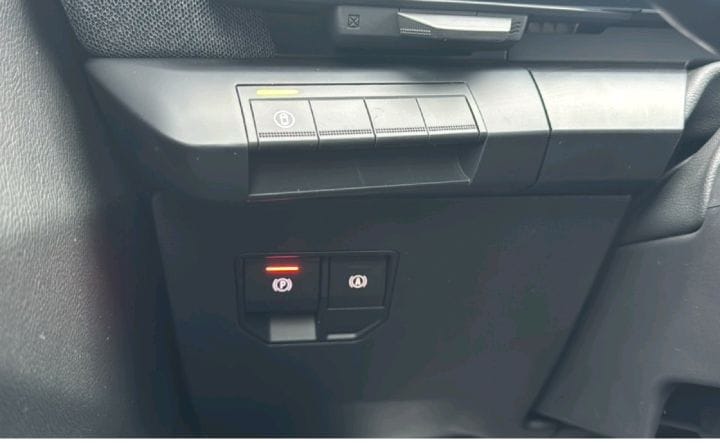 RENAULT MEGANE ETECH 220 CH AUTONOMIE CONFORT GSR2 – Image 25