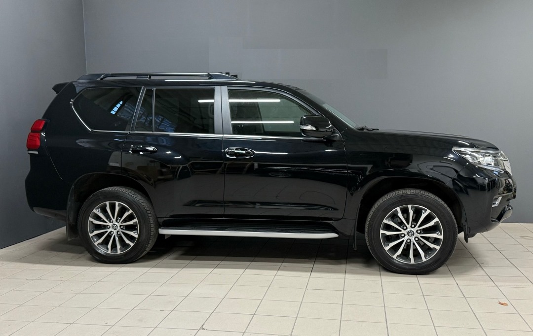 Land Rover Défenseur P400e AWD HSE – Image 3