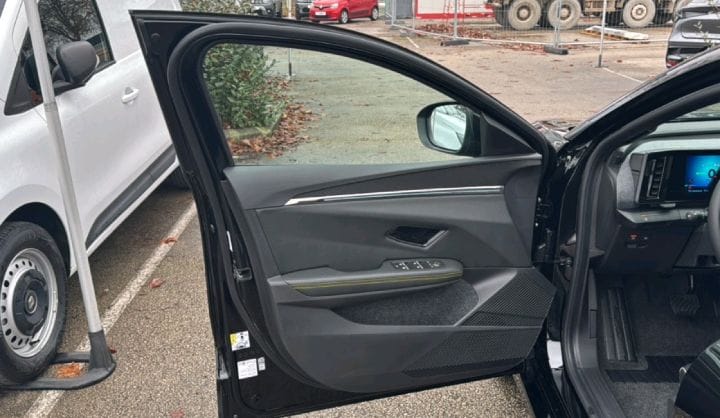 RENAULT MEGANE ETECH 220 CH AUTONOMIE CONFORT GSR2 – Image 35