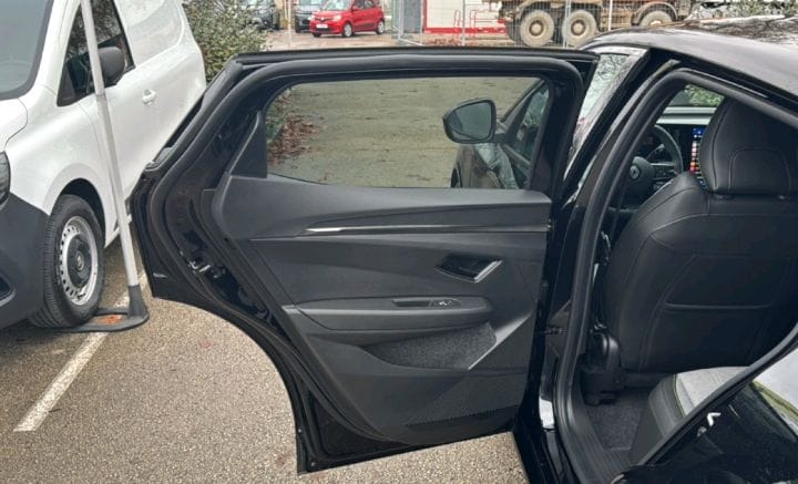 RENAULT MEGANE ETECH 220 CH AUTONOMIE CONFORT GSR2 – Image 36
