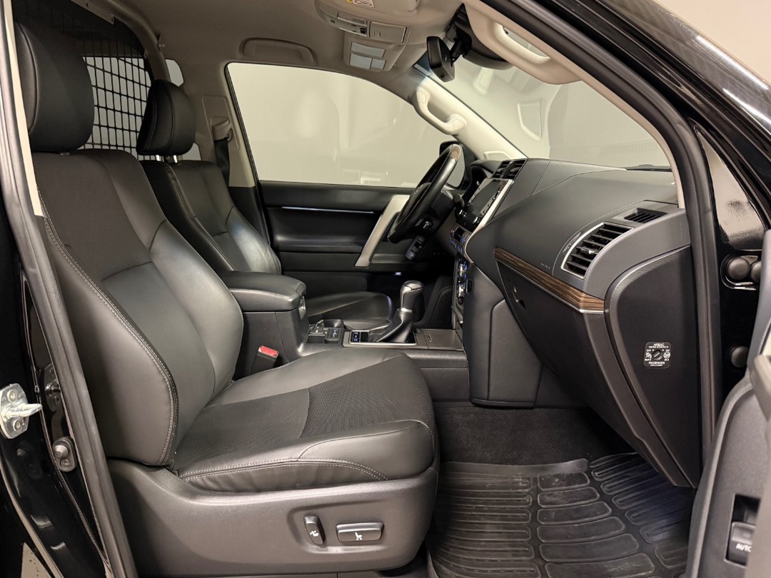 Land Rover Défenseur P400e AWD HSE – Image 5