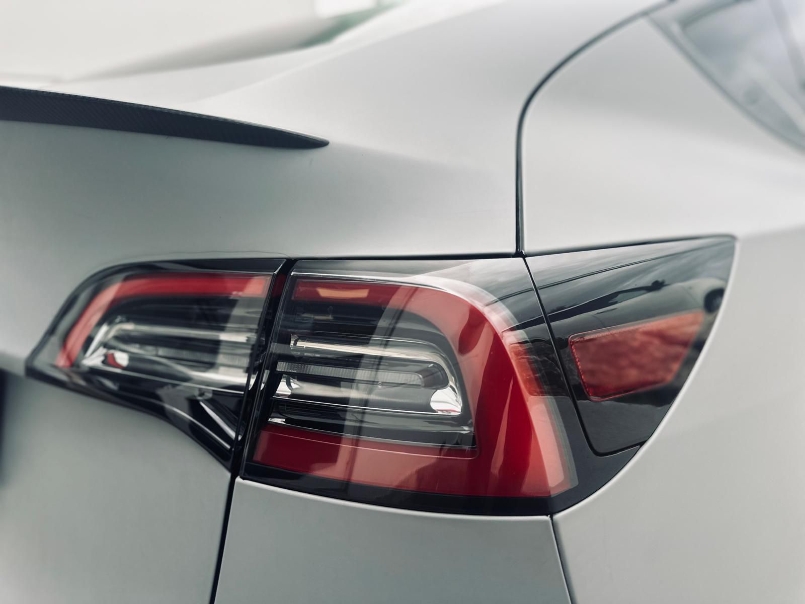 Tesla Model Y EV AWD – Image 12