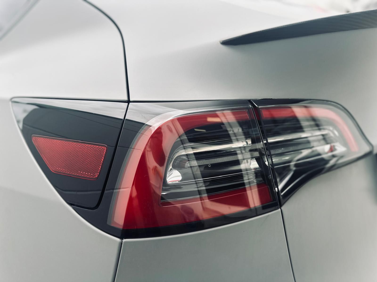 Tesla Model Y EV AWD – Image 14