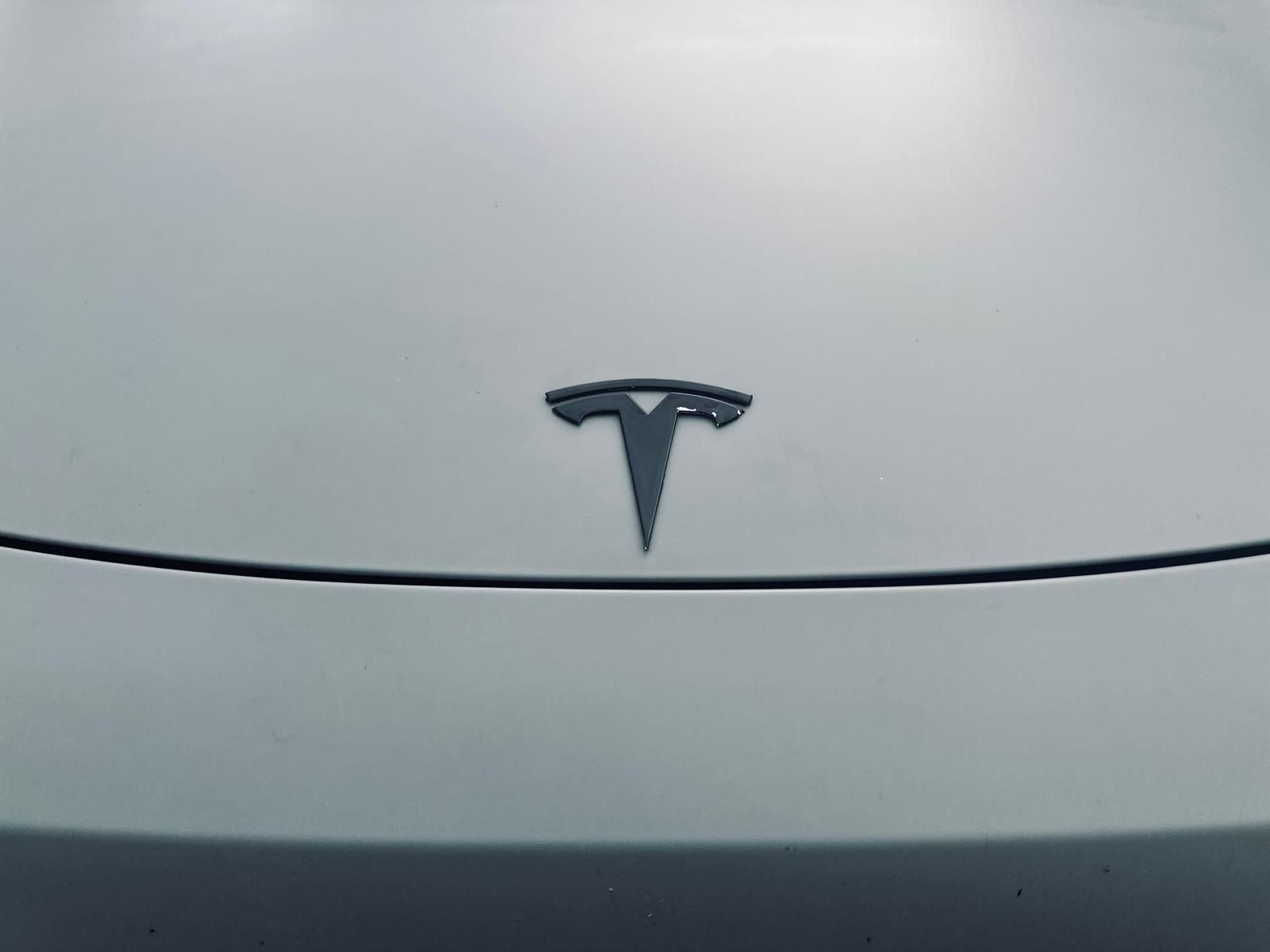 Tesla Model Y EV AWD – Image 23