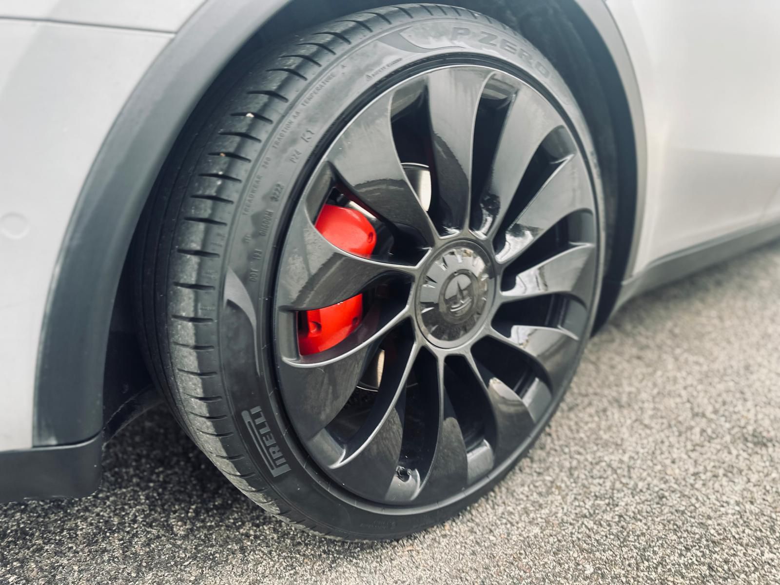 Tesla Model Y EV AWD – Image 26