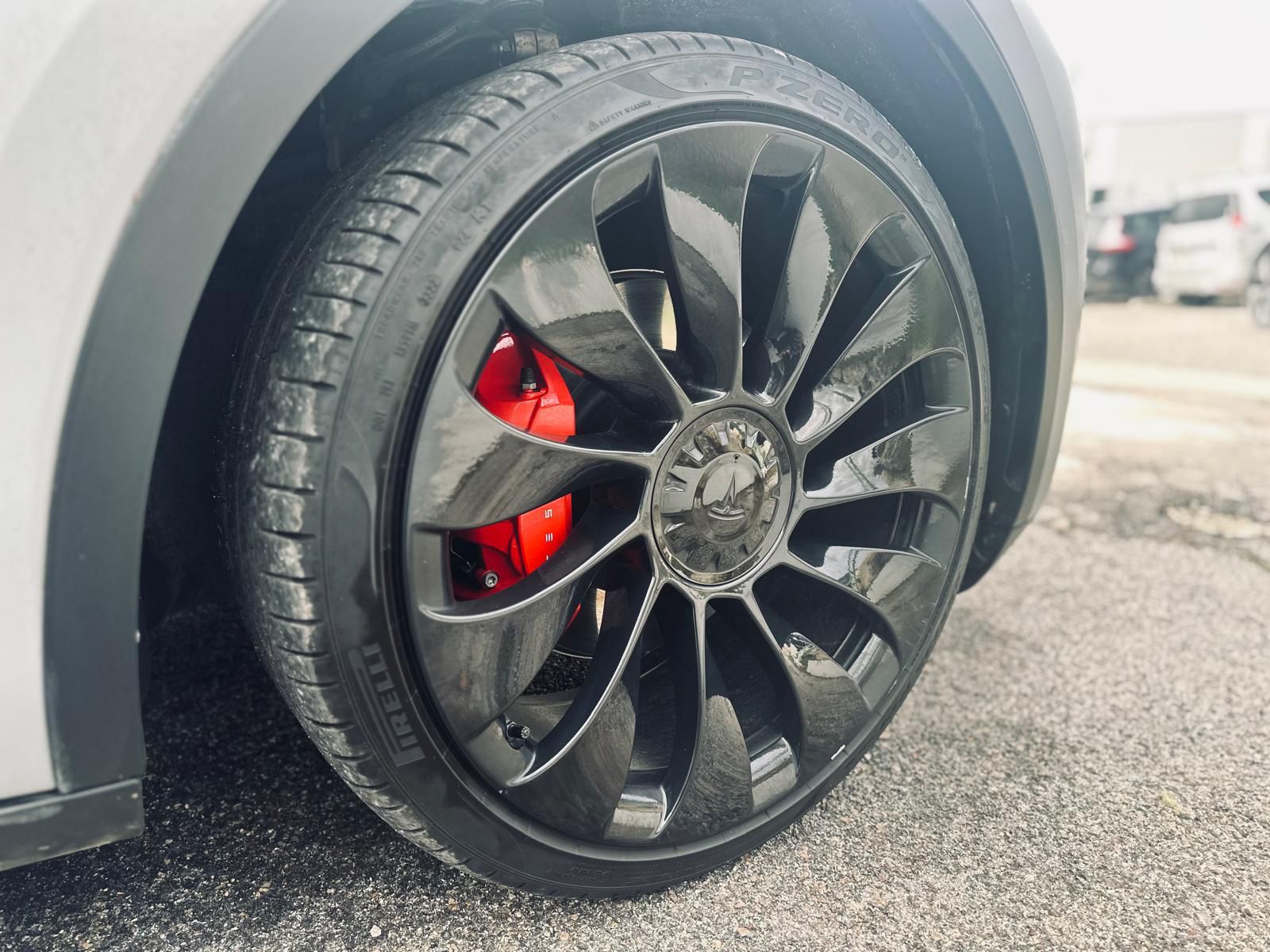 Tesla Model Y EV AWD – Image 27